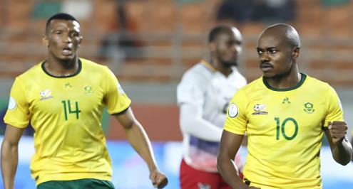 استبعاد بيرسي تاو من قائمة منتخب جنوب أفريقيا.. والمدرب معلقا: اعتذر لظروف شخصية